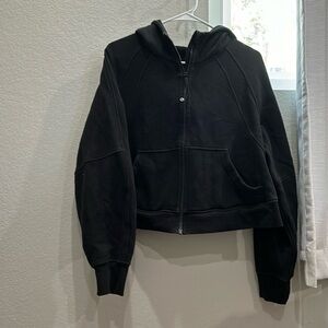 Lululemon Scuba Sweatshirt M/L cropped style